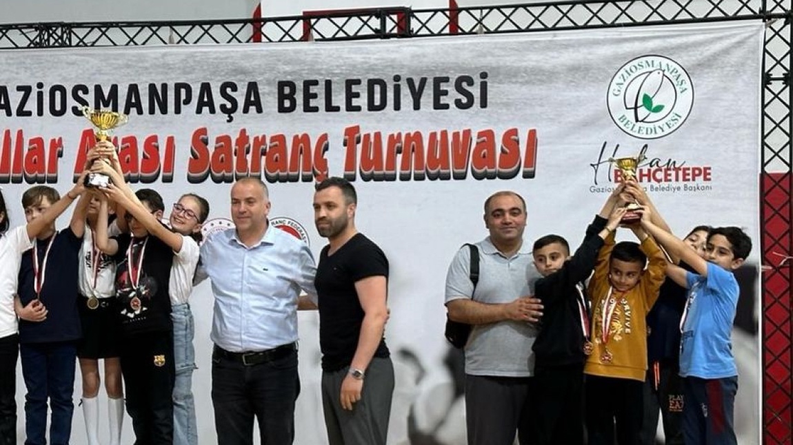 İlçe Geneli Okullar Arası Satranç Turnuvasında Öğrencilerimiz Üçüncü Oldu